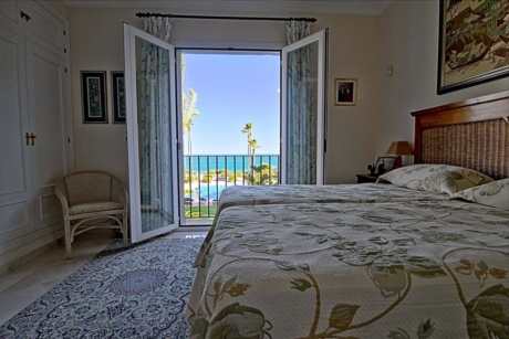 Apartment Casares Playa bedroom with view